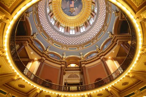 Iowa Capitol Building Dome Black And White Wall Art Des Moines Black And
