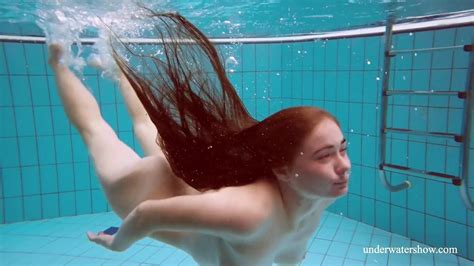 Hot Naked Girls Underwater In The Pool Porn XHamster