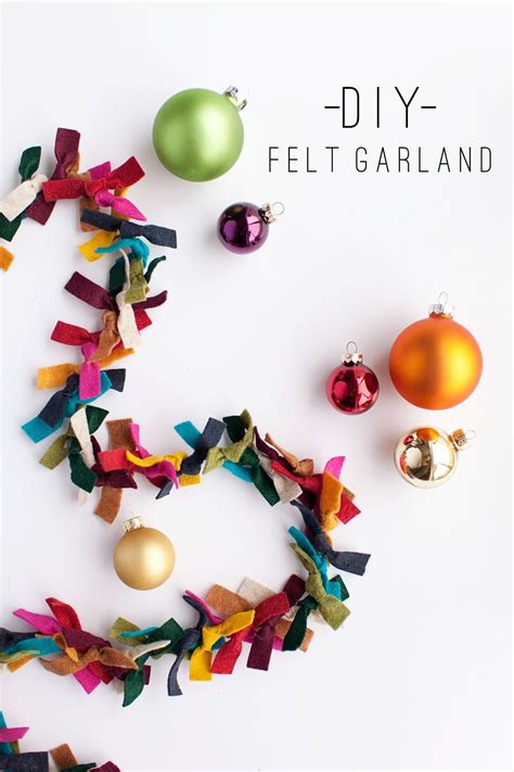 50 Best DIY Christmas Garland Decorating Ideas for 2021
