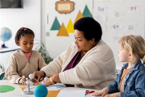 How To Be A Good Preschool Teacher Assistant