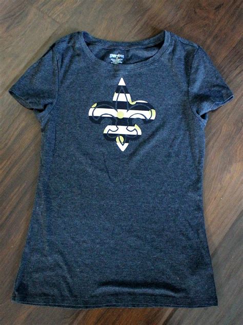I've got 4 diy sweater cutting ideas that are super. Nadia's DIY Projects: 3 DIY New Orleans Saints T-Shirt Designs