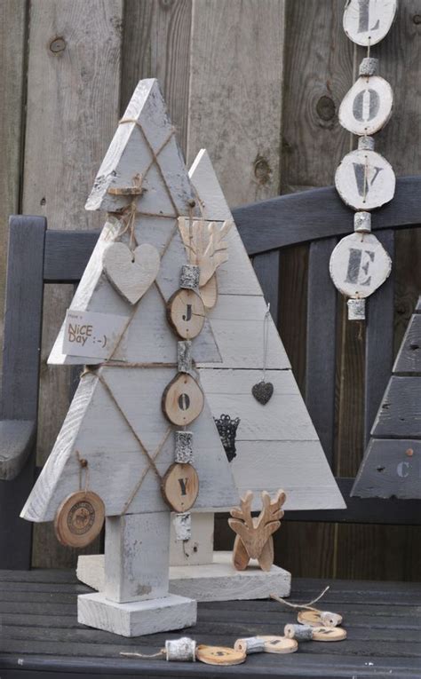 33 Top Modern Wooden Christmas Trees For Backyard
