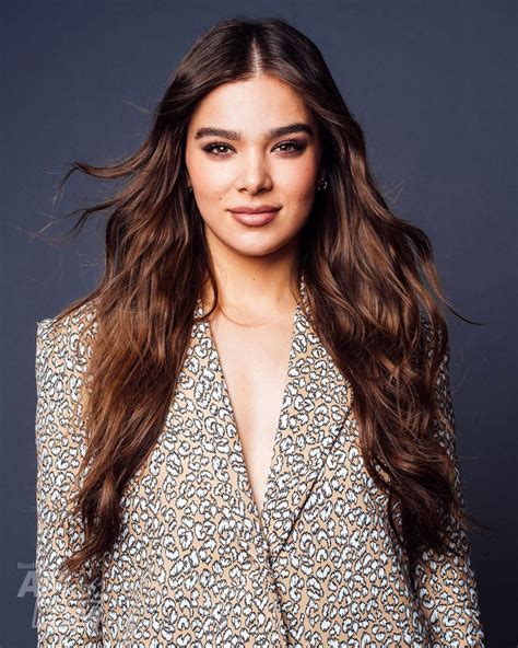 Hailee Steinfeld Celebmafia Find The Perfect Hailee Steinfeld Stock Photos And Editorial News