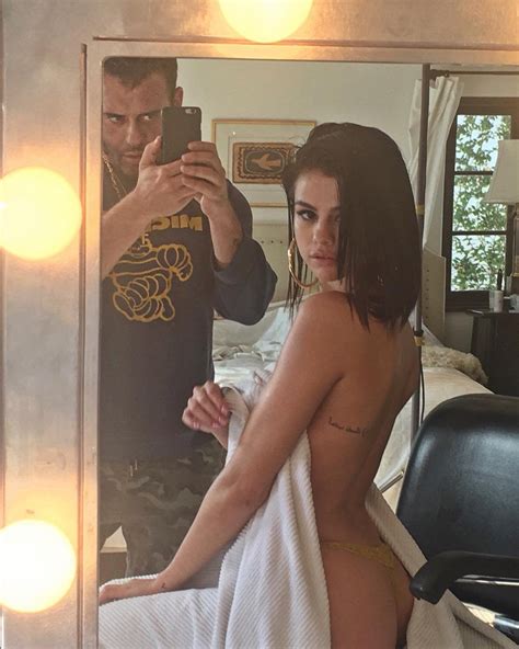 These Selena Gomez Nude Photos Are Delicious Leaked Pie