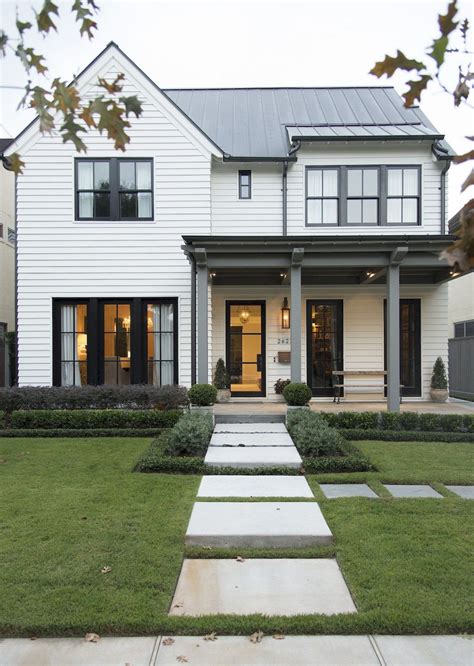 56 Stylish Home Black And White House Exterior Design White Exterior