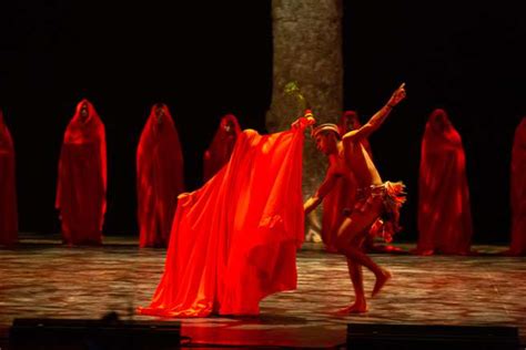Planes Culturales Bogotá Hoy Danzantes Del Viento Obra De Indígenas En Teatro Colón El
