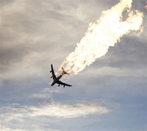 سقوط هواپیمای بوئینگ 737 به همراه عکس و ویدئو و علت سقوط آسمان ایکس