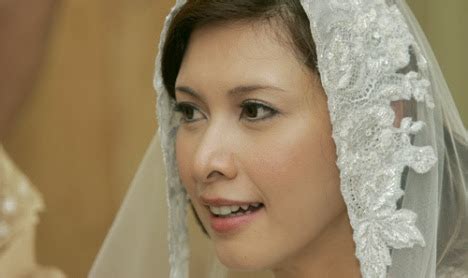 Istrinya bekerja sebagai tenaga kerja di malaysia. Lima Pelakon Wanita paling cantik di Malaysia - Blog ...