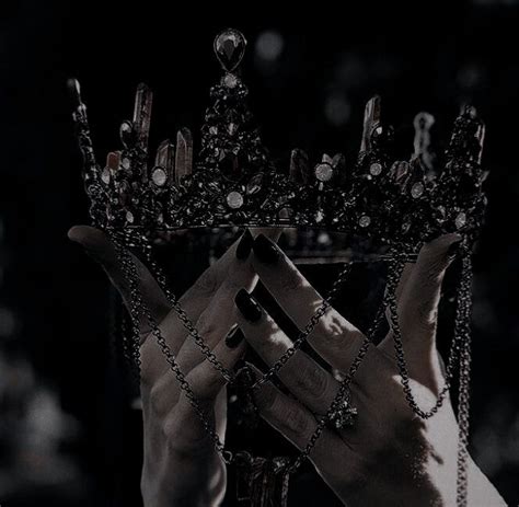 Pin By 𝖘𝖚𝖓𝖓𝖞 On Character Aesthetic Queen Aesthetic Dark Royalty Aesthetic Royalty Aesthetic