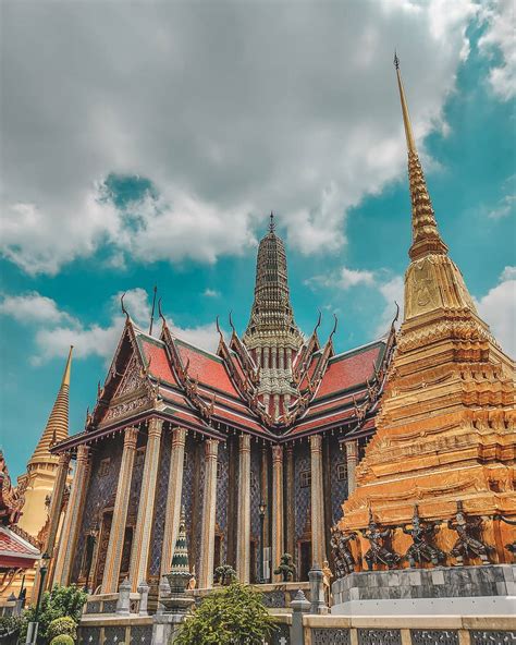 Most Famous Temples In Bangkok Every First Time Visitor Should Go To