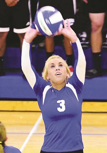 Sister Act Kellys Comprise Half Of West Libertys Volleyball Lineup