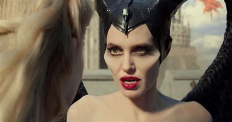 maleficent mistress of evil trailer has angelina jolie and michelle pfeiffer at war