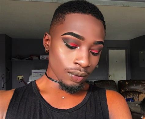 This Male Makeup Artist Had The Best Response To A Homophobic Tweet