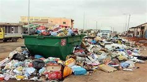 PÁgina Global Empresas De Limpeza Começam A Recolher Lixo Em Luanda
