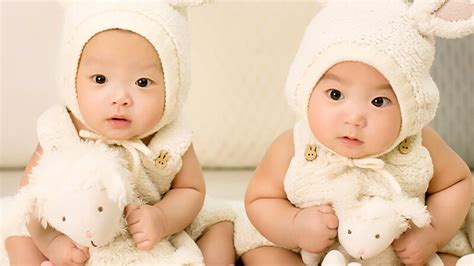 15 Foto Anak Bayi Imut Yang Menggemaskan Toplucu
