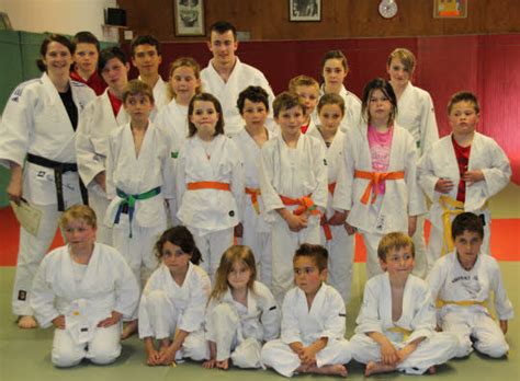Plouguernével Judo Les Jeunes Prennent Des Couleurs Et Des Grades