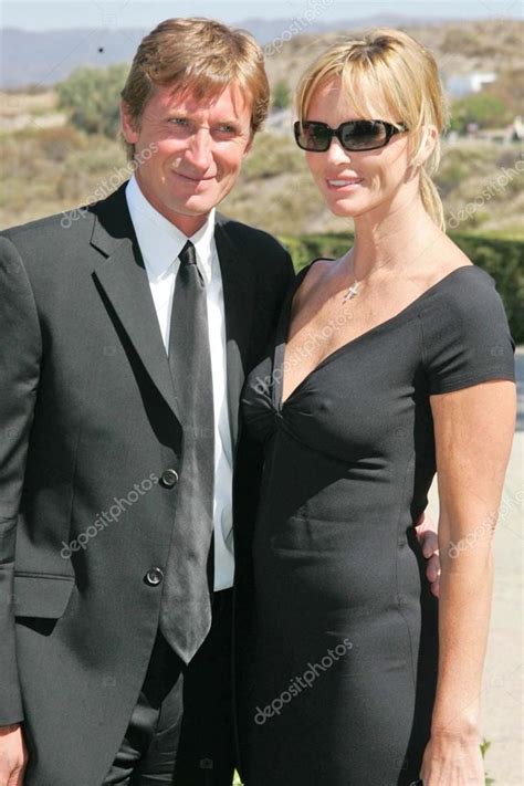 Wayne Gretzky And Wife Janet Jones Stock Editorial Photo © Sbukley