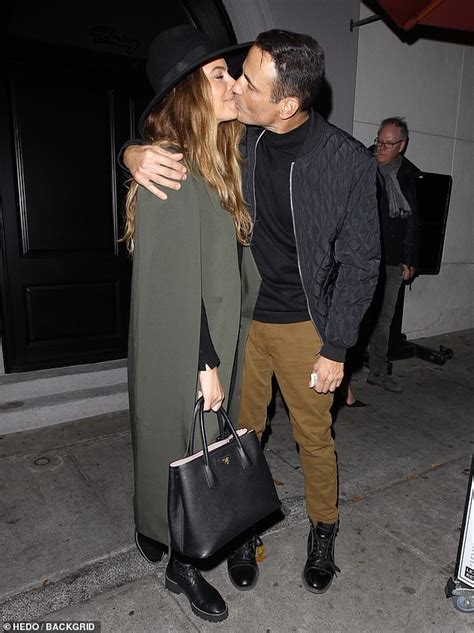 Maria Menounos 41 Enjoys A Passionate Kiss With Husband Kevin
