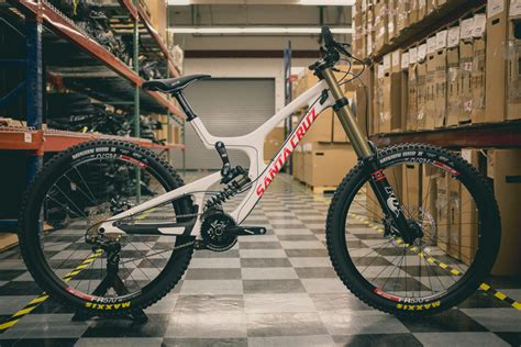 First Look All New 2015 Santa Cruz V10 Carbon Mountain Bikes Feature