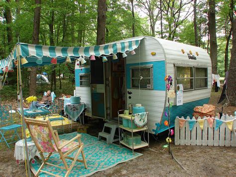 In uk english, a campsite is an area, usually divided into a number of pitches. 10 RV Decorating Ideas You Need to See - RVshare.com