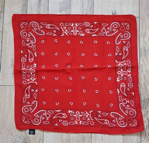 Vintage Red Paisley Design Cotton Bandana Western Style Etsy Paisley Design Vintage