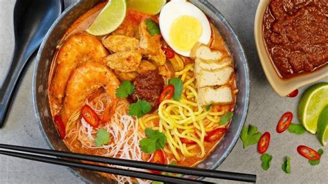 Penang curry mee (檳城咖喱面) is a penang hawker noodle dish. Order online ~ Express Food Delivery in Malaysia