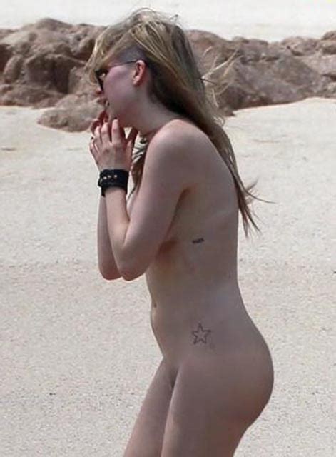 Avril Lavigne Nude Photos Videos