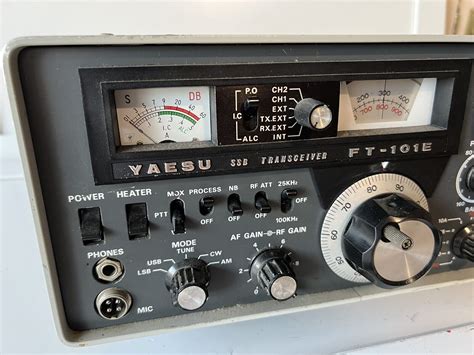 Vintage Yaesu Ft 101e Ssb Ham Radio Transceiver Parts Or Repair Ebay