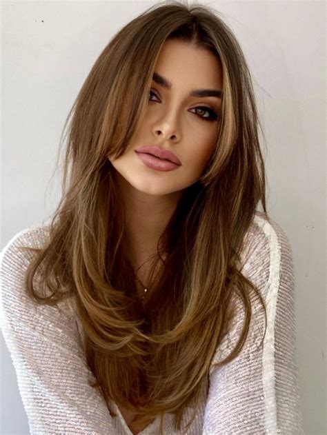 40 Best Haircuts With Face Framing Layers For A Flattering Look Your