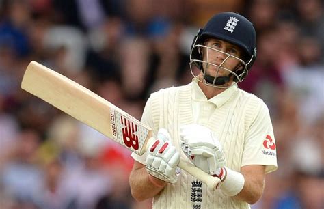 Joe root hits a magnificent 186 but his dismissal from the final ball of the third day leaves sri lanka with a slight advantage in the second test. Soft signal: An area of concern