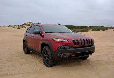 Storming The Beach With The 2016 Jeep Cherokee Trailhawk The Ignition