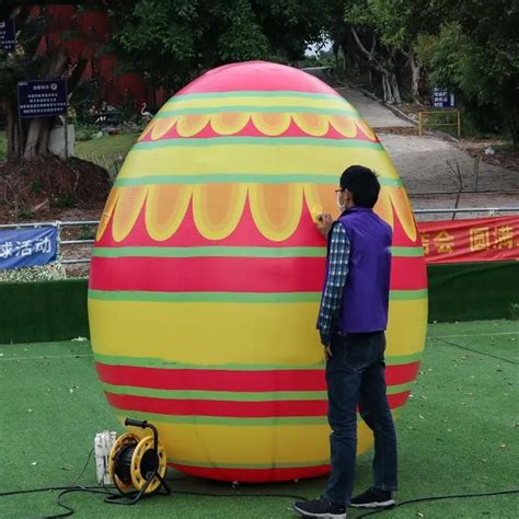 outdoor giant inflatable easter eggs colorful boomerang cartoons model for event advertising and