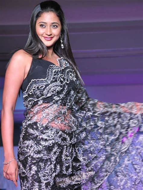 Beautiesinsarees Actress Kanika In Saree Hot Stills Wallpapers Pics