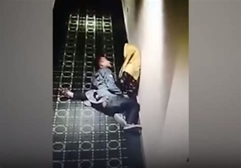 Viral Dua Pasangan Remaja Ini Terekam Cctv Sedang Mesum Di Lorong