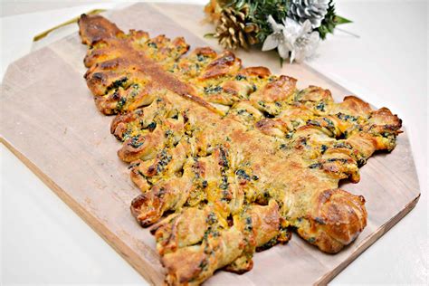 Today we'll cook a snack pie from puff pastry with a filling from bacon, cheese and ketchup that tastes like pizza. Pizza Dough Spinach Dip Christmas Tree Recipe : Christmas Tree Spinach Dip Breadsticks Recipes ...