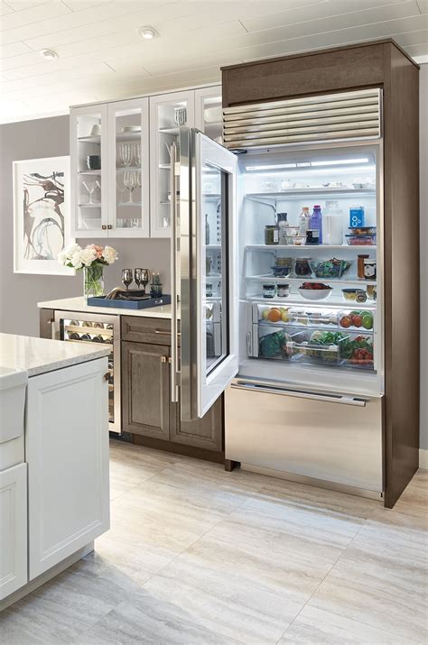 Sub Zero 36 Classic Over And Under Refrigeratorfreezer With Glass