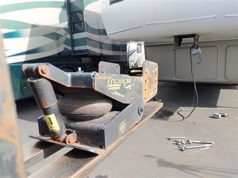 What Is A Gooseneck Pin Box For 5th Wheel Rvs Mortons On The Move