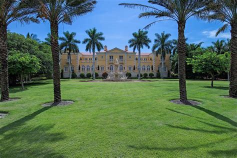 Tour A Beachfront Mansion In Naples Fla S Ultimate House