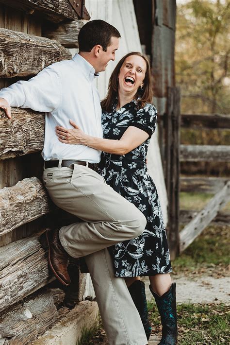 Pin By Photography By Kimberly Ann On Engagement Couple Photos