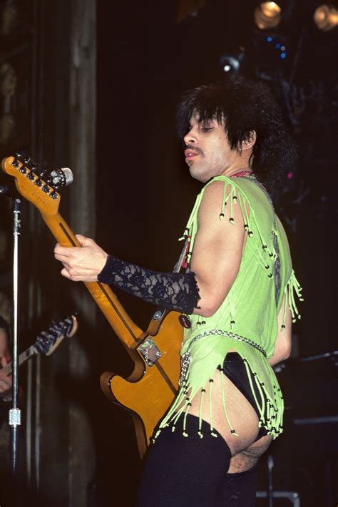 Prince 26 Photos That Prove Prince Rogers Nelson Will Always Be The Latest Fashion Huffpost