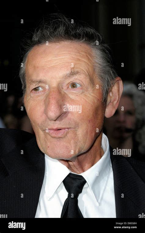 Walter Gretzky Score A Hockey Musical Premiere Arrival At The Royal