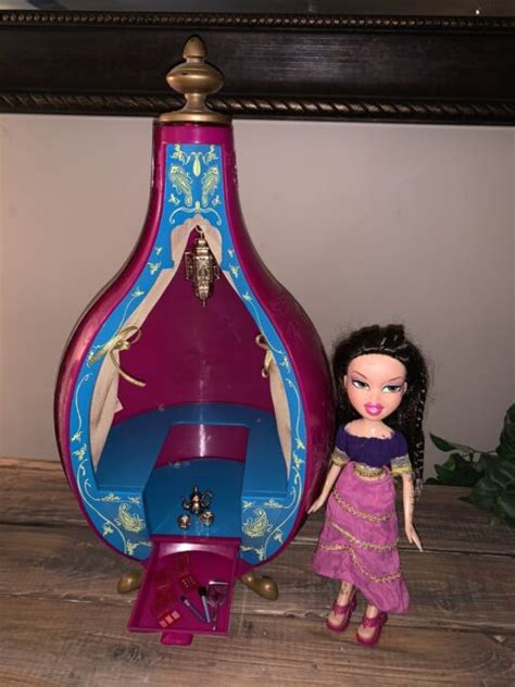 Bratz Genie Magic Royal Castle Bottle Lounge And Katia Doll Mga 2006