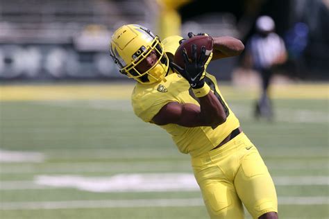 Former Oregon Ducks Receiver Isaah Crocker Commits To Transfer To