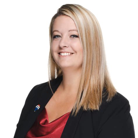 Lacey Daly Shawnee Mission Ks Real Estate Associate Remax Realty Suburban