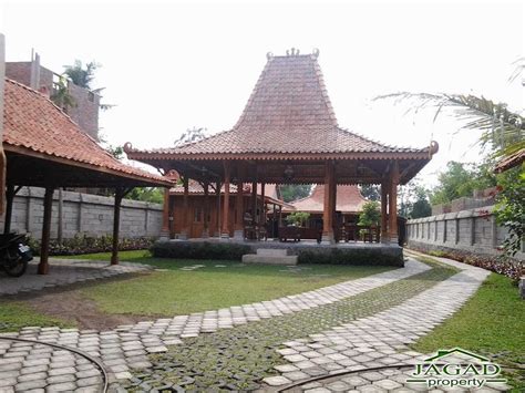 Inilah yang unik pada rumah pedesaan, teras rumahnya relatif luas seperti pendopo. pendopo | Javanese Architecture | Pinterest | Javanese ...