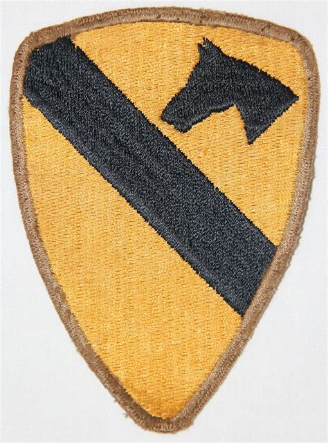 G221 Wwii Buff Border First Cavalry Division Patch B And B Militaria