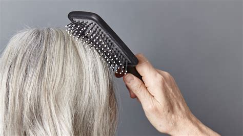 Best Brushes For Thinning Hair To Prevent Hair Loss