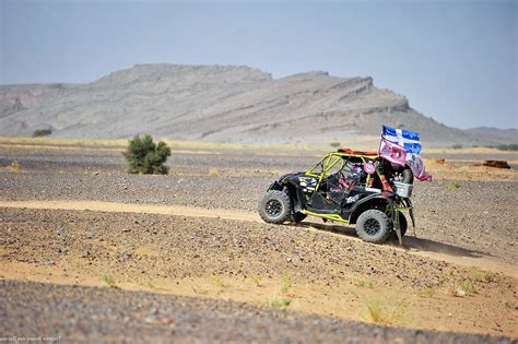 LES IMPROBABLES Elles s attaquent au rallye Trophée Roses des Sables