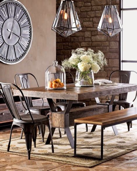 En las últimas décadas, ha sido tendencia, es decir, estar de moda tener en los comedores modernos mesas de madera robusta o mesas de estilo industrial. Comedores estilo Industrial - Colores en Casa