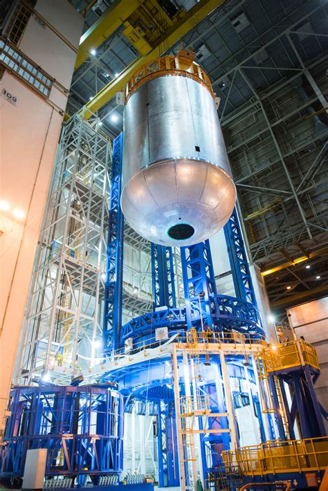 Nasa Welds First Flight Section Of Sls Core Stage For 2018 Maiden